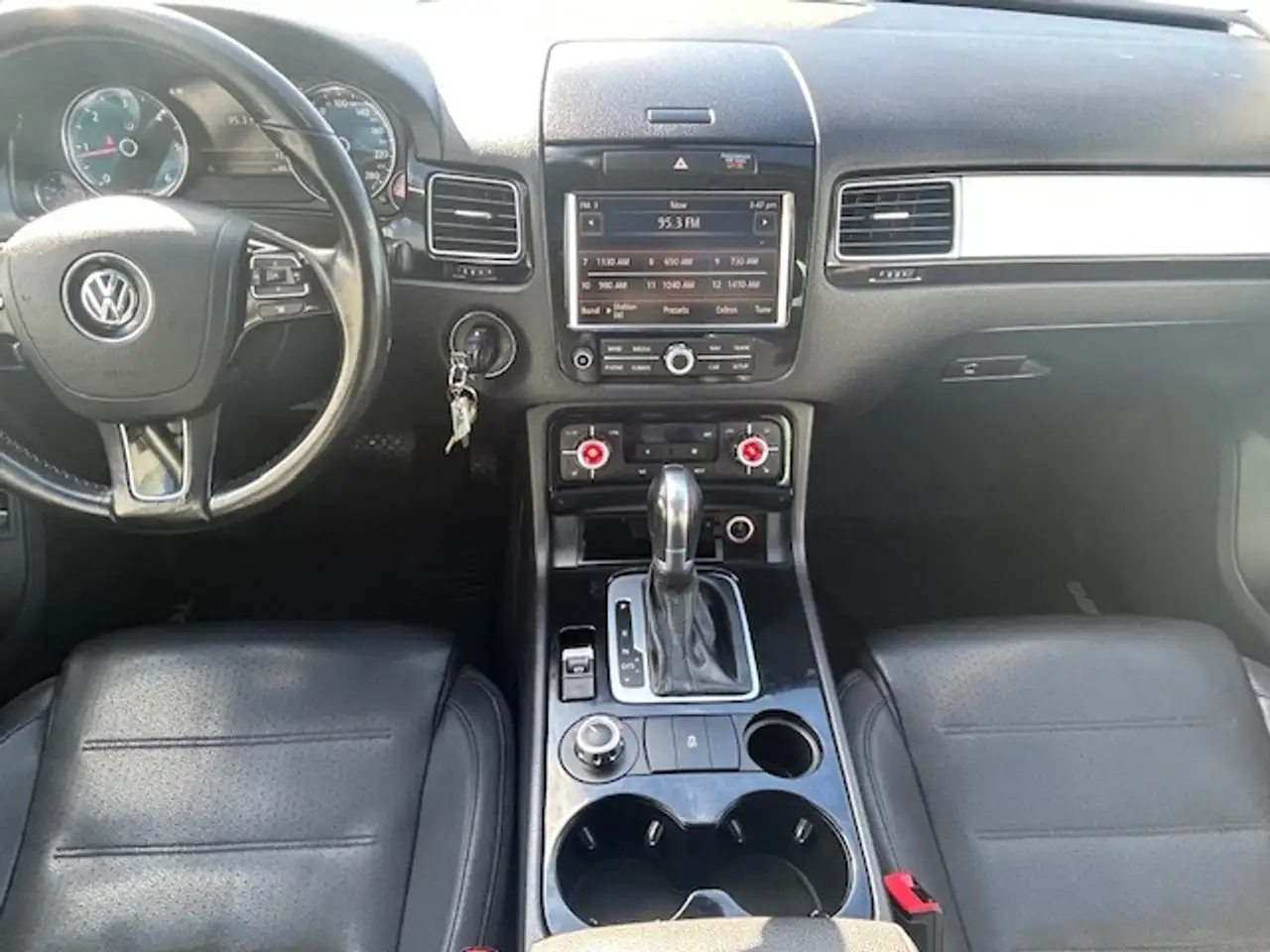 Volkswagen Touareg снимка Volkswagen Touareg