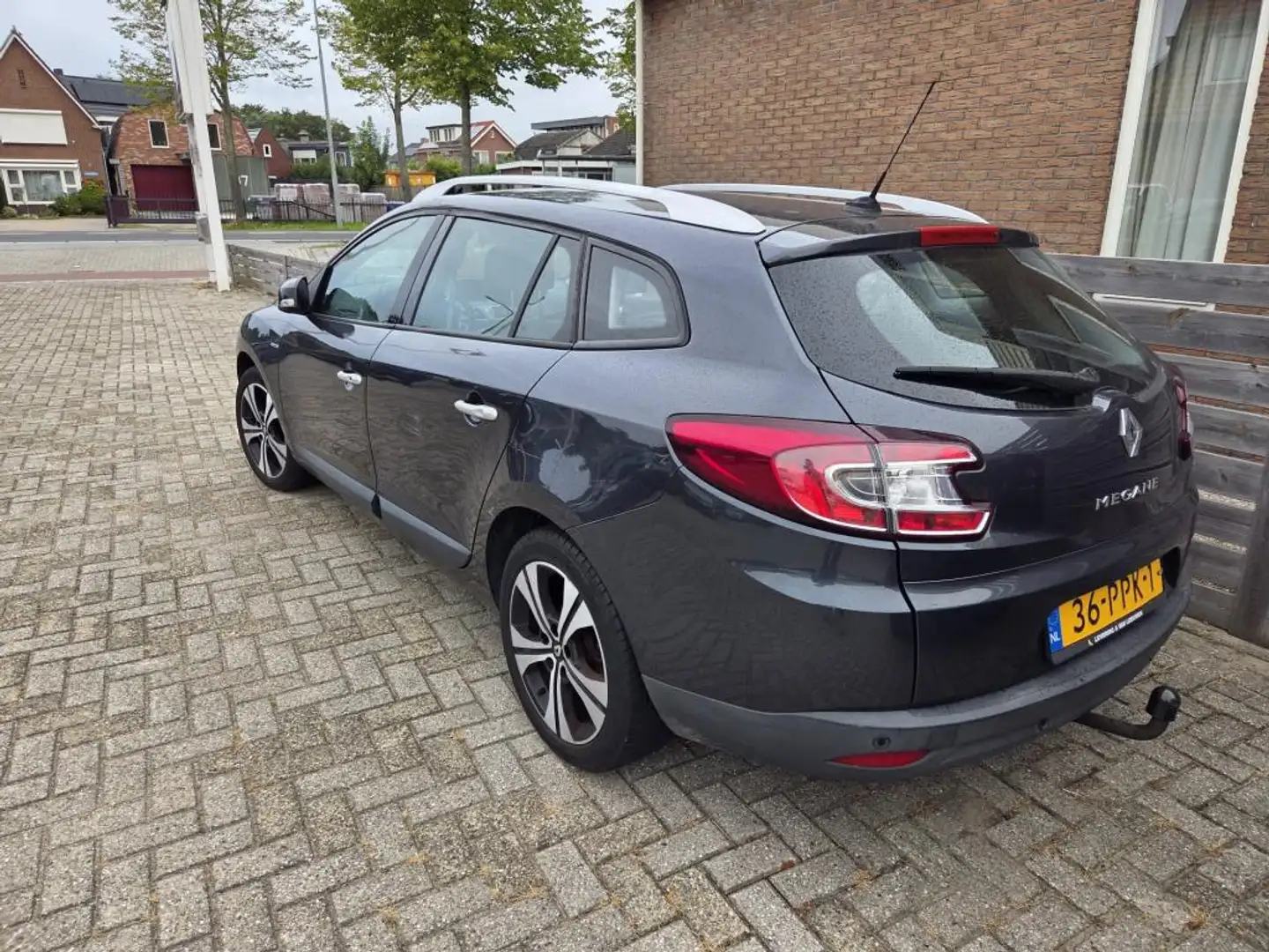 Renault Megane Estate 1.4 TCe Bose Grijs - 2