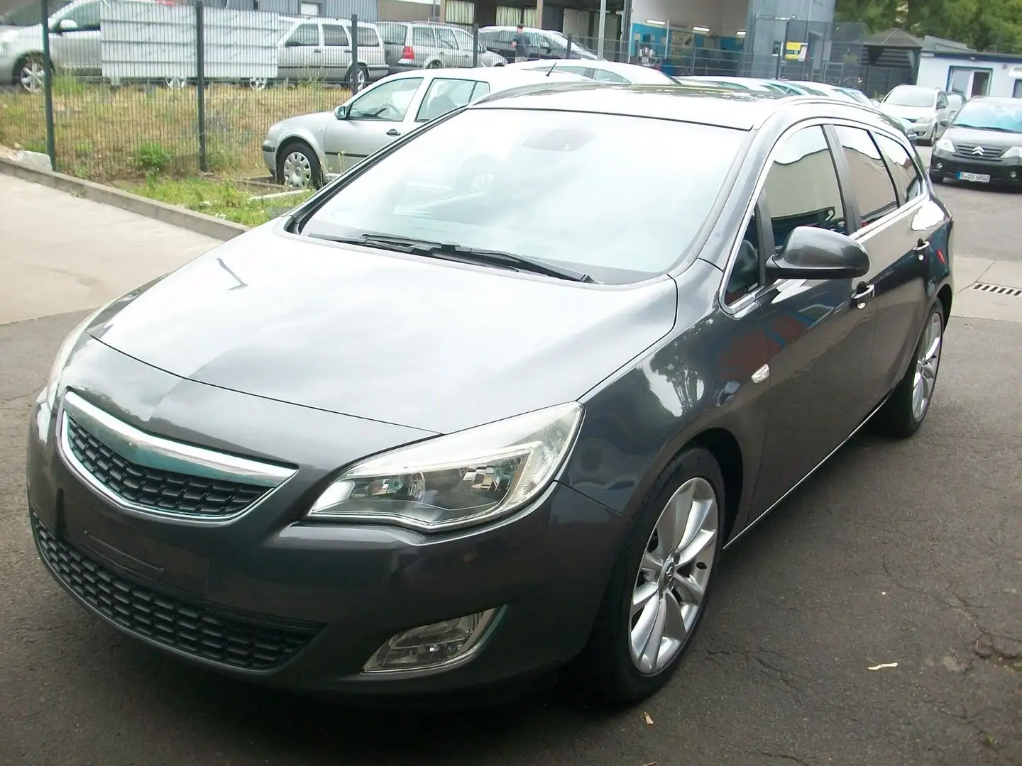 Opel Astra J 1.7 CDTi Sports Tourer*Klima*Leder*Navi* Grau - 1
