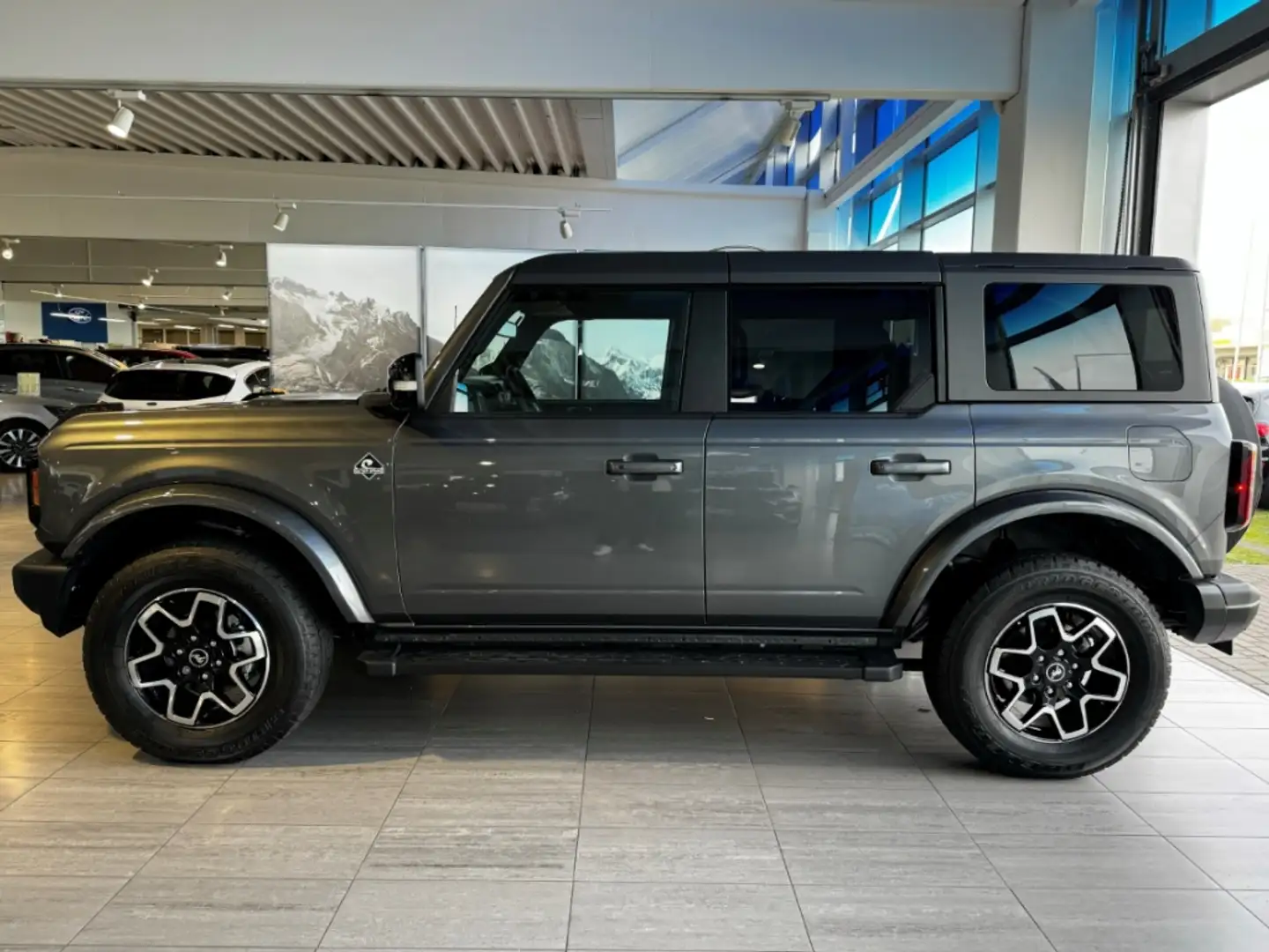 Ford Bronco Outer Banks 4x4 LED+Differential+360°+B&O+KeyFree+ Grey - 2