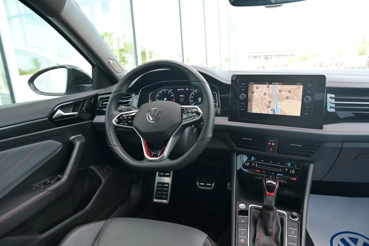 Volkswagen Jetta снимка Volkswagen Jetta