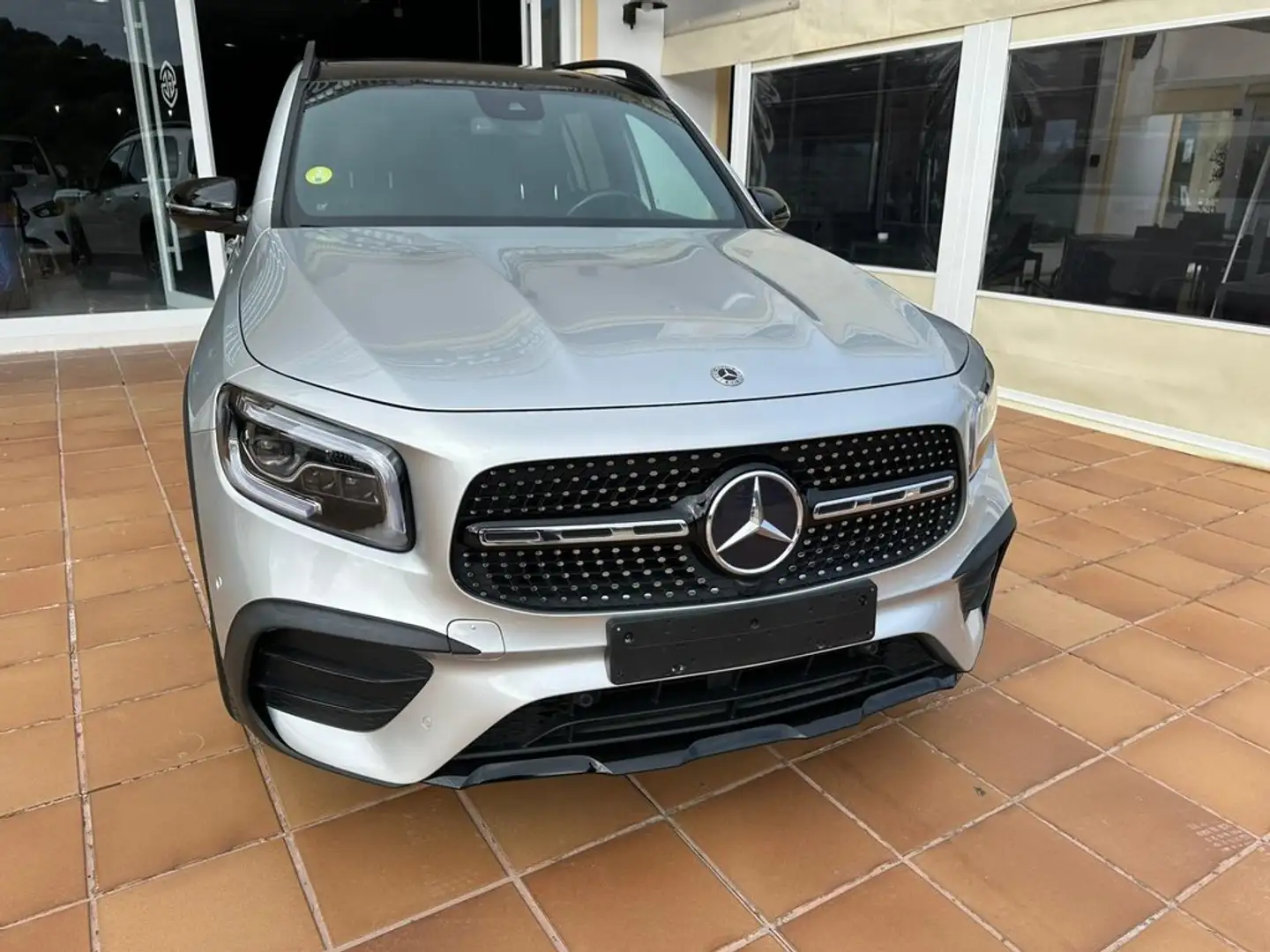 Mercedes-Benz GLB 200 2.0 D 4MATIC DCT 110KW (150CV) Gris - 1