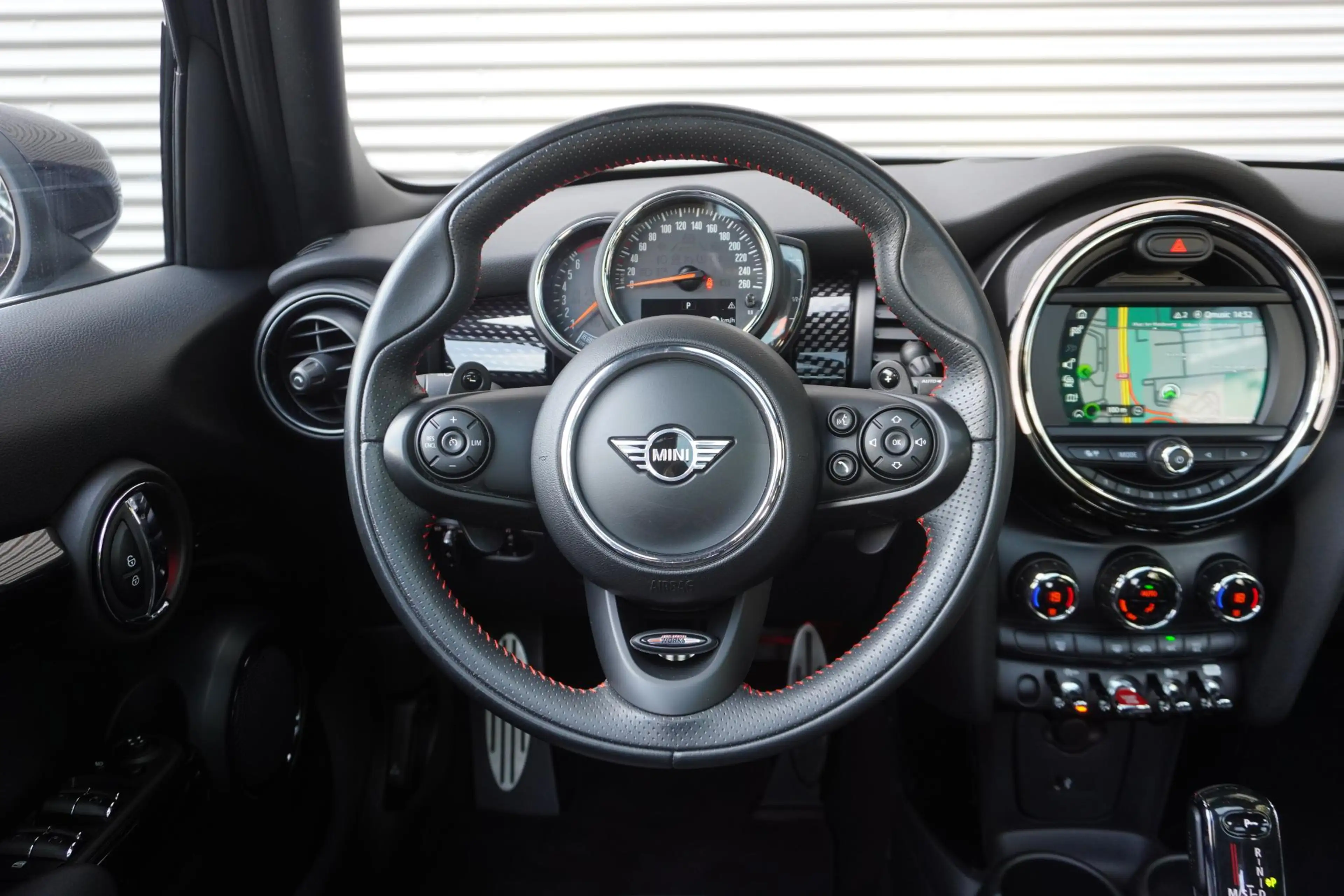 MINI Cooper S 5-deurs | John Cooper Works Uitvoering | 17" LM Tr — photo 7