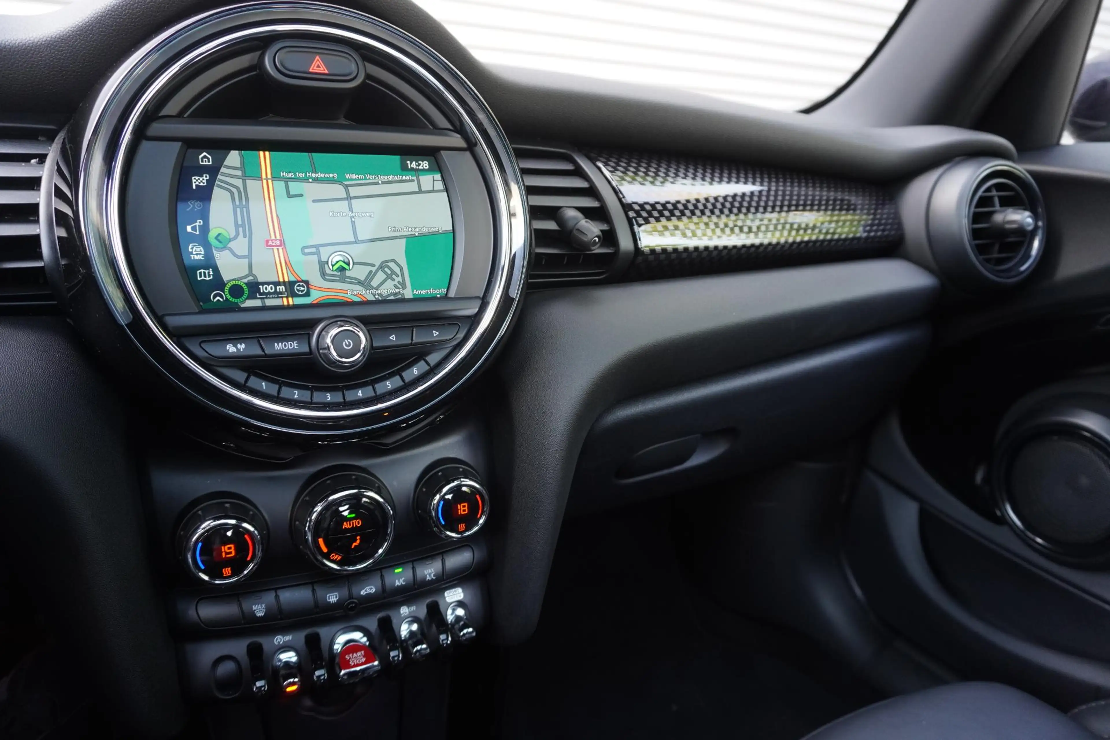 MINI Cooper S 5-deurs | John Cooper Works Uitvoering | 17" LM Tr — photo 11