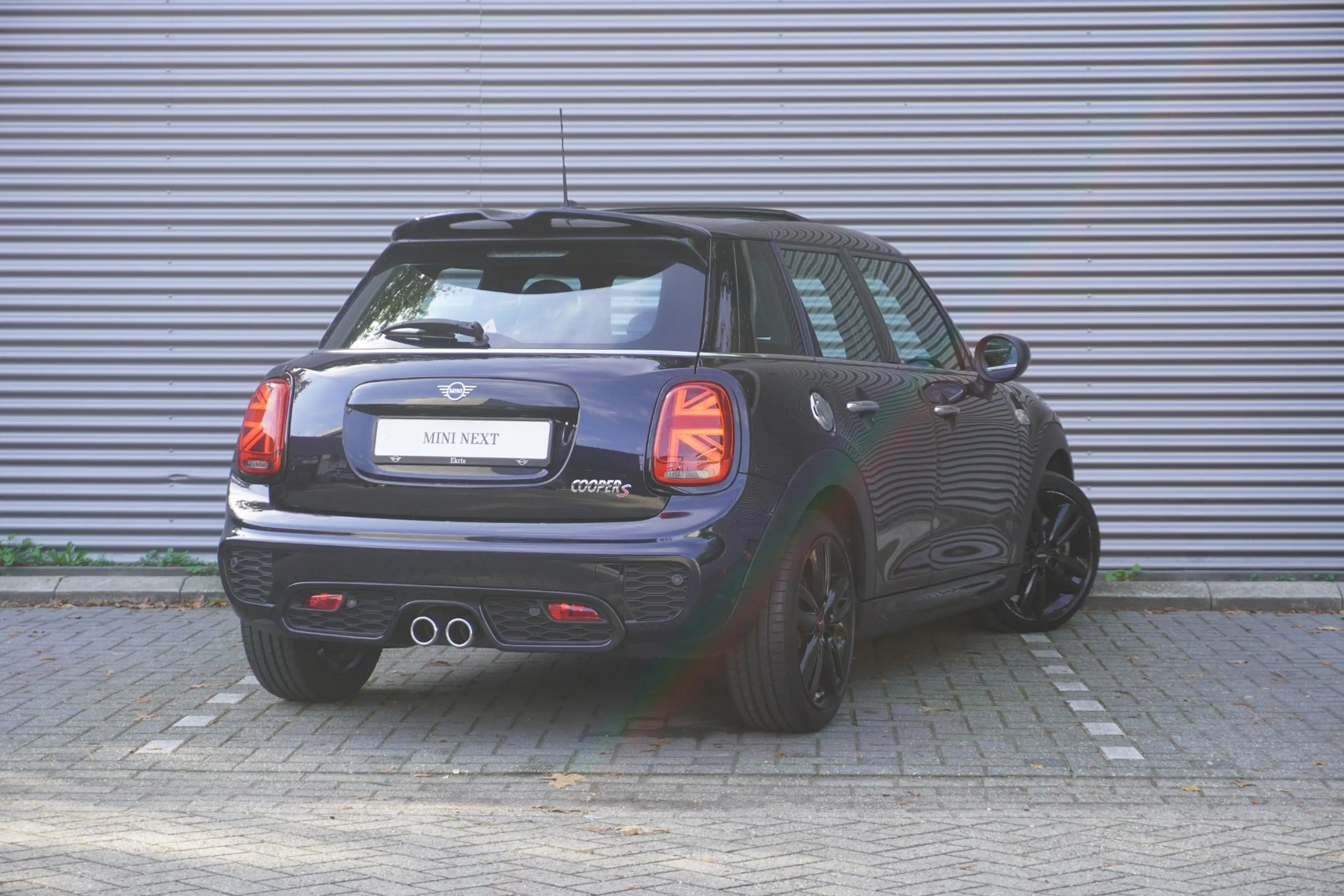 MINI Cooper S 5-deurs | John Cooper Works Uitvoering | 17" LM Tr — photo 2