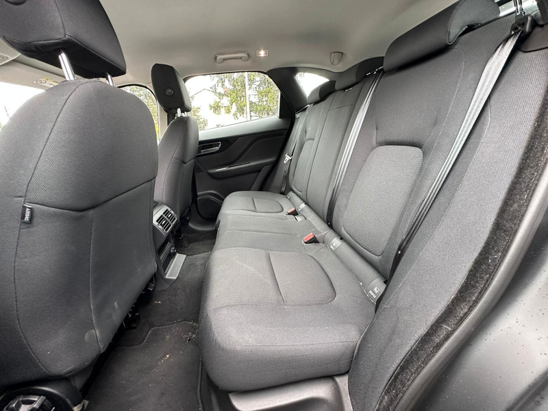 Jaguar F-Pace F-PACE 20d Pure AHK. NAVI. Kamera. PDC — photo 11
