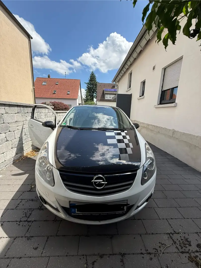 Opel Corsa 1.4 16V Sport - 1
