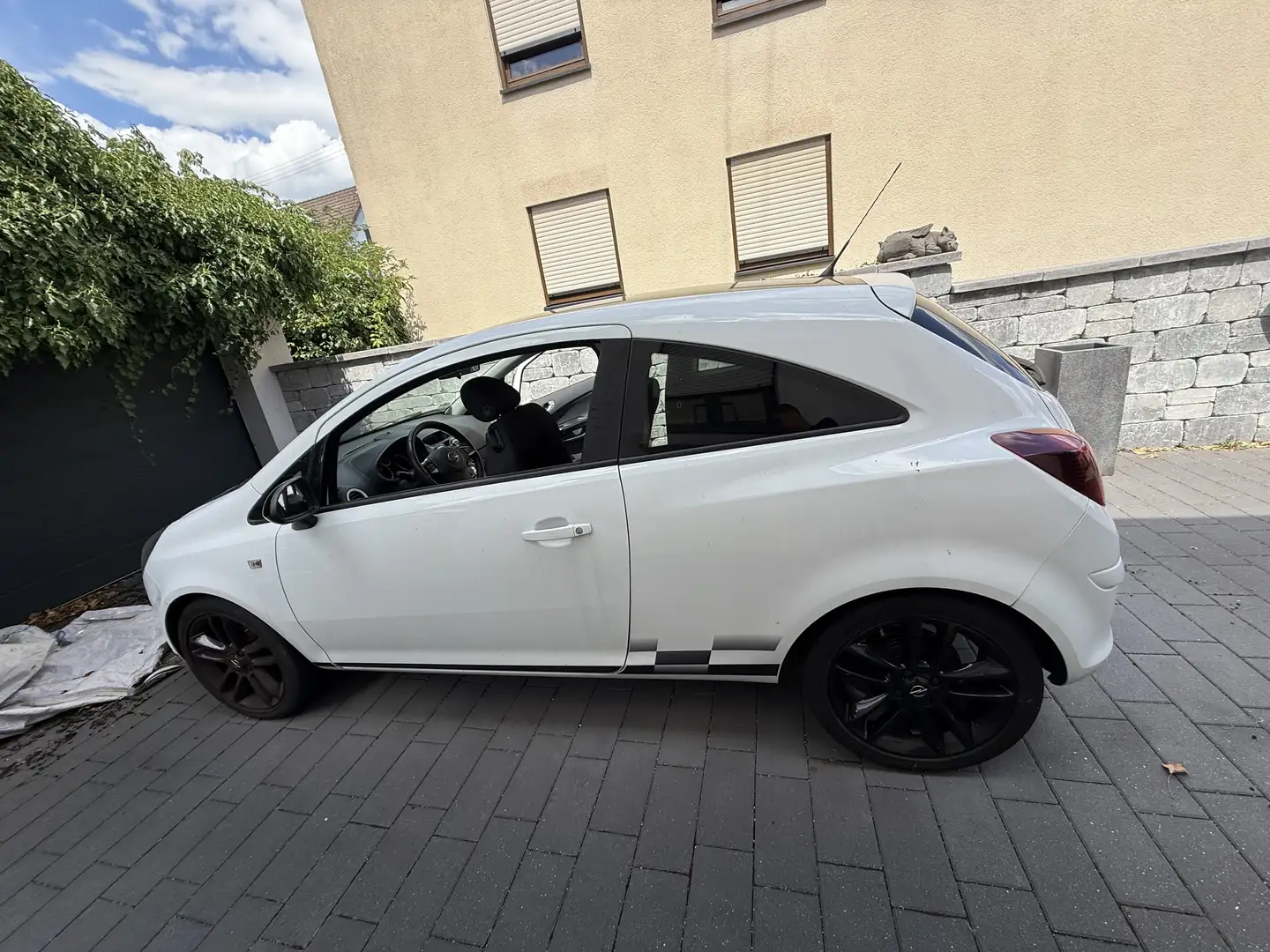 Opel Corsa 1.4 16V Sport - 2