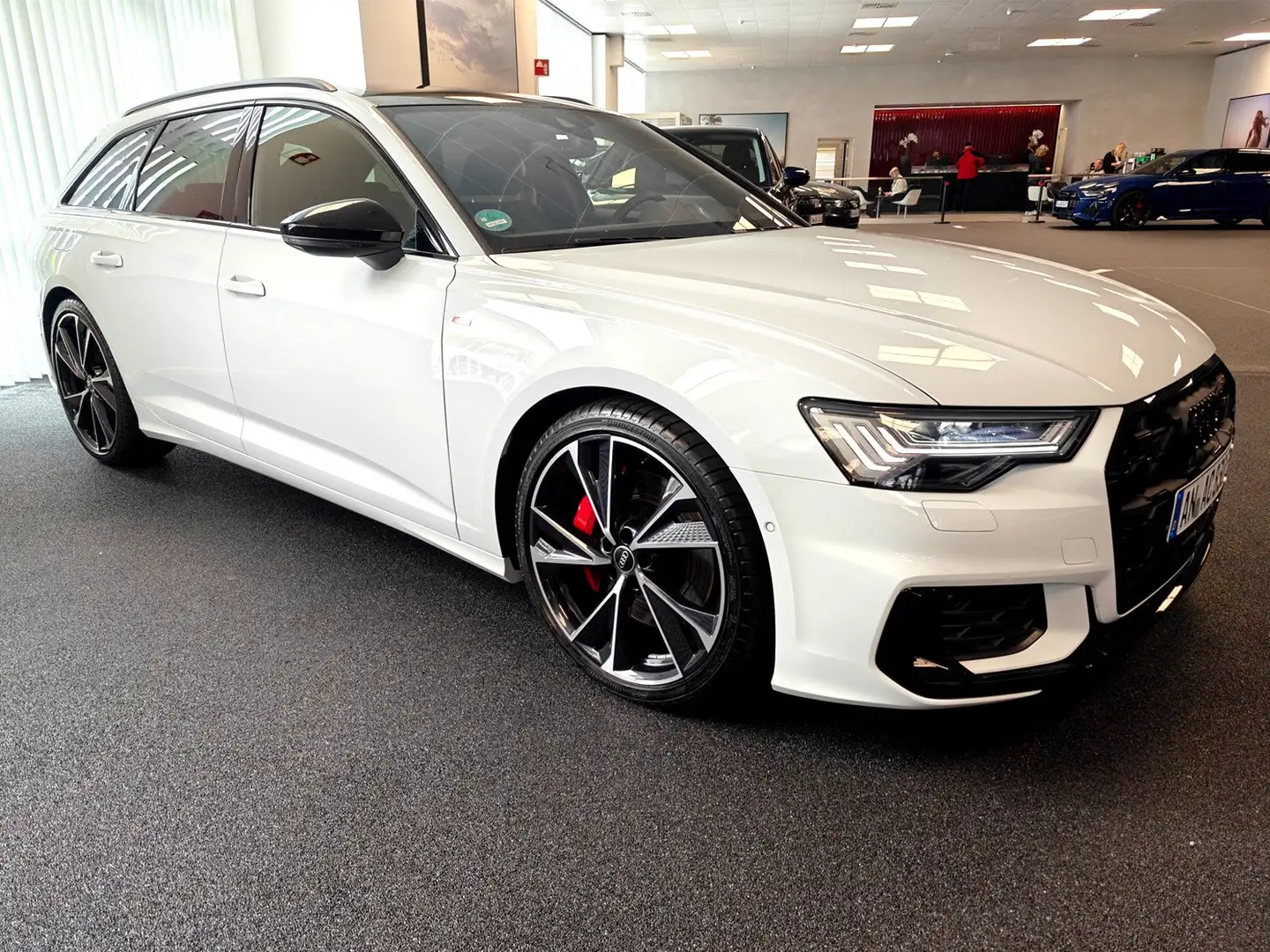 Audi A6 A6 Avant 55 TFSI e quattro S tronic S line Weiß - 2