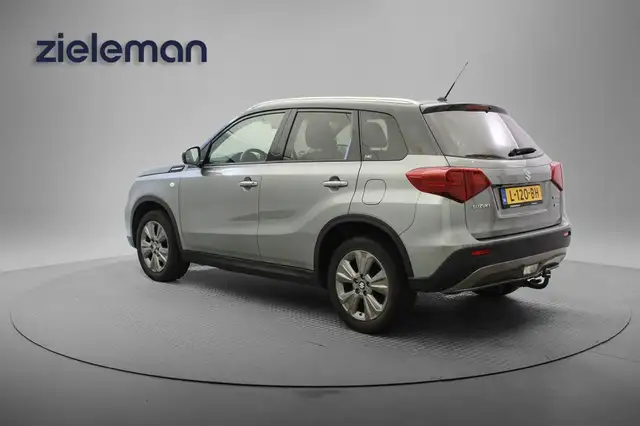 Suzuki Vitara view 3