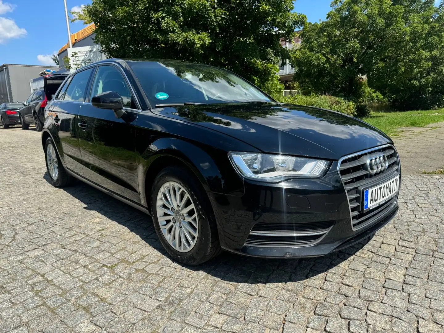 Audi A3 Sportback ambiente Autamatik Tüv Neu 1.Hand Schwarz - 2