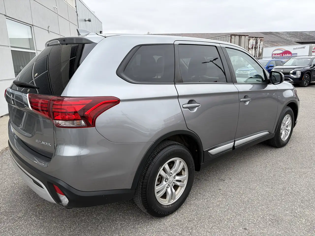 Mitsubishi Outlander снимка Mitsubishi Outlander