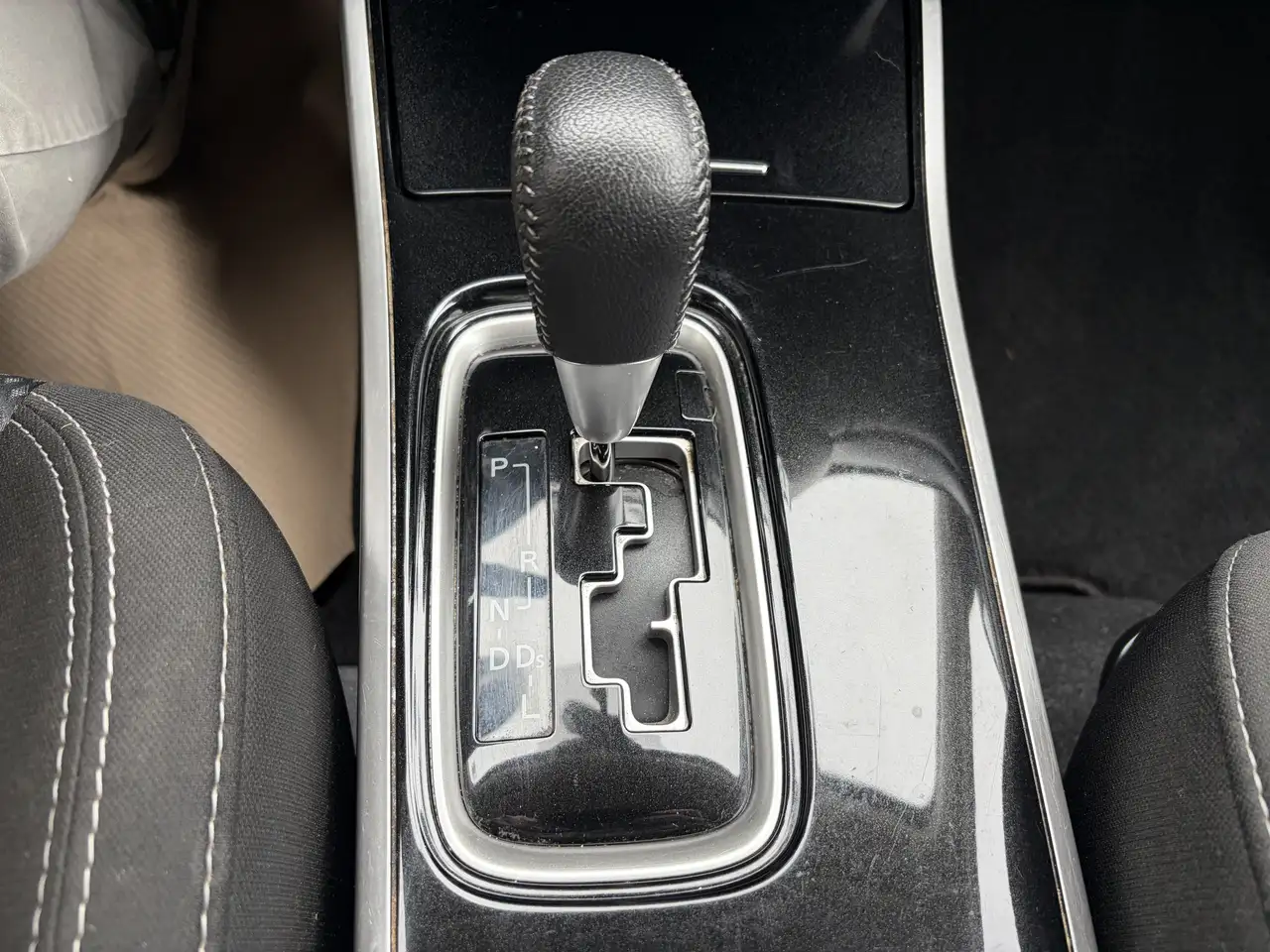 Mitsubishi Outlander снимка Mitsubishi Outlander