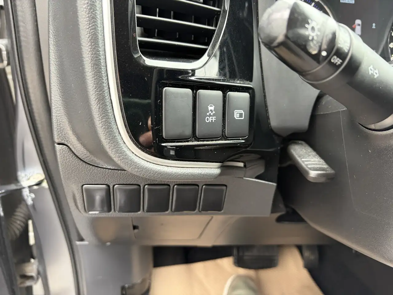 Mitsubishi Outlander снимка Mitsubishi Outlander
