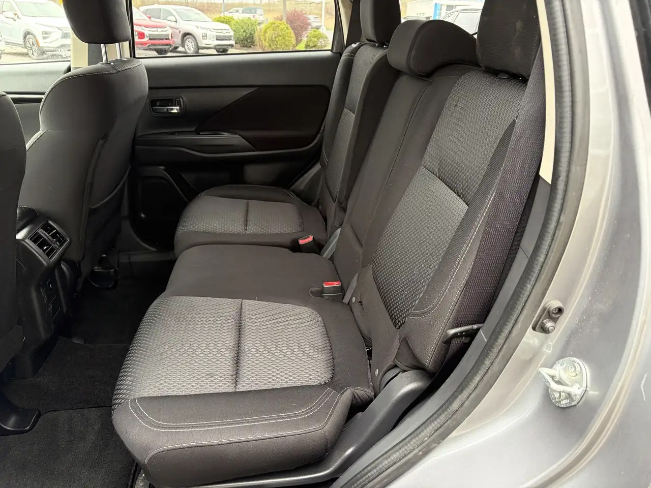 Mitsubishi Outlander снимка Mitsubishi Outlander