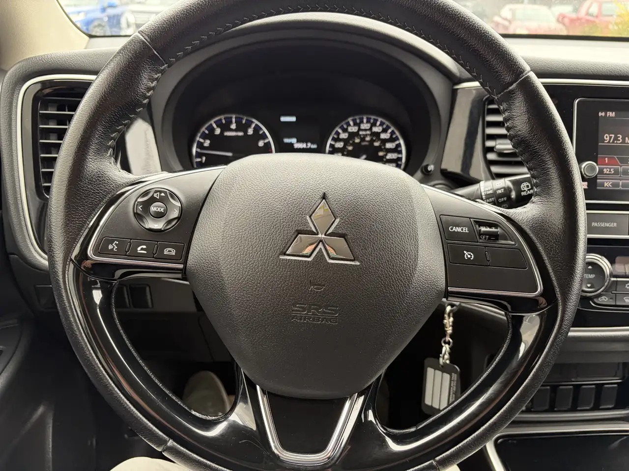 Mitsubishi Outlander снимка Mitsubishi Outlander