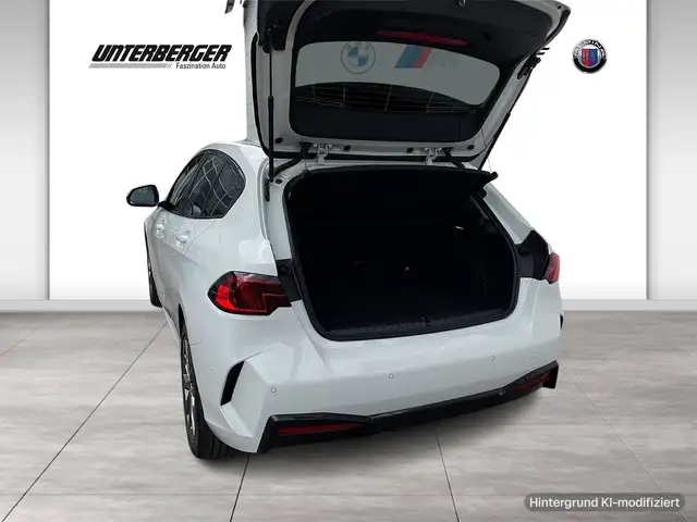 BMW 1 Series view 12