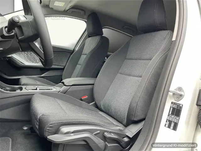 BMW 1 Series view 10