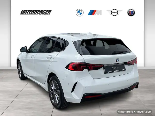 BMW 1 Series view 4