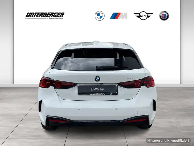 BMW 1 Series view 5