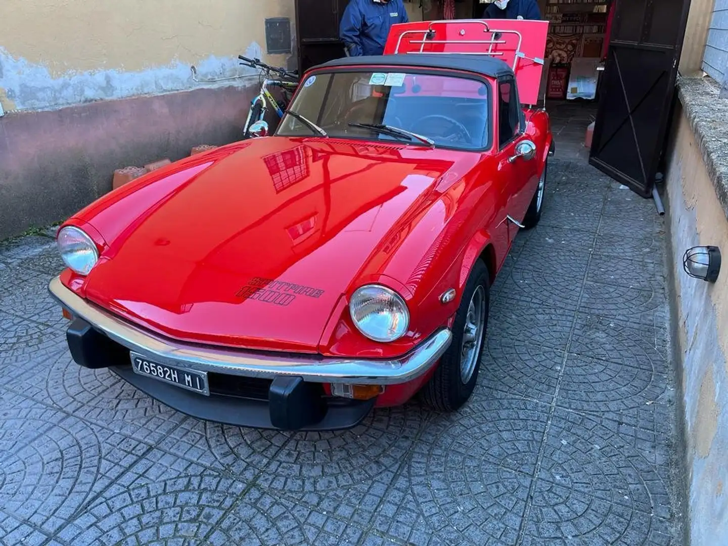 Triumph Spitfire 1500 Rojo - 1