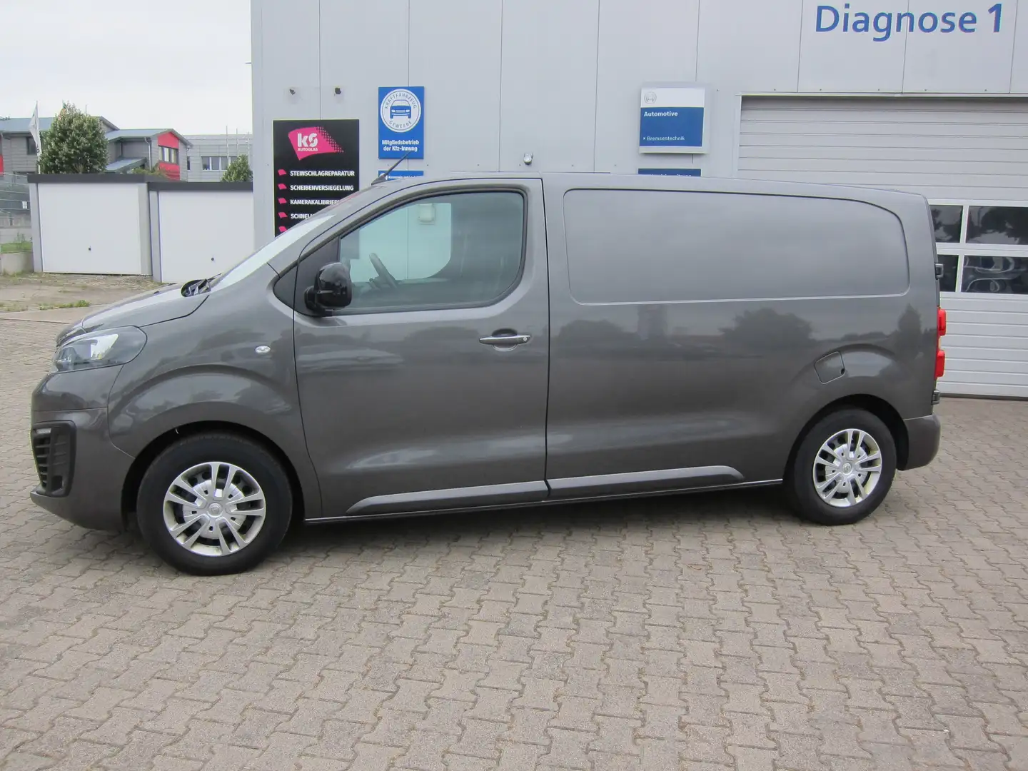 Opel Vivaro Grau - 2