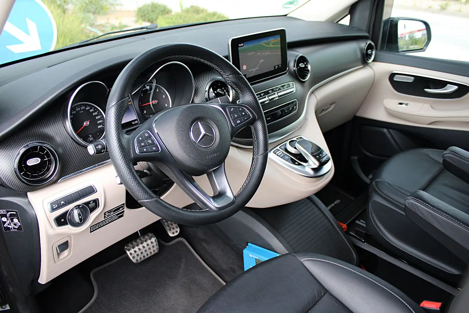 Mercedes-Benz V 300 d 4MATIC lang Marco Polo AMG Line Küche 1.H Weiß - 2