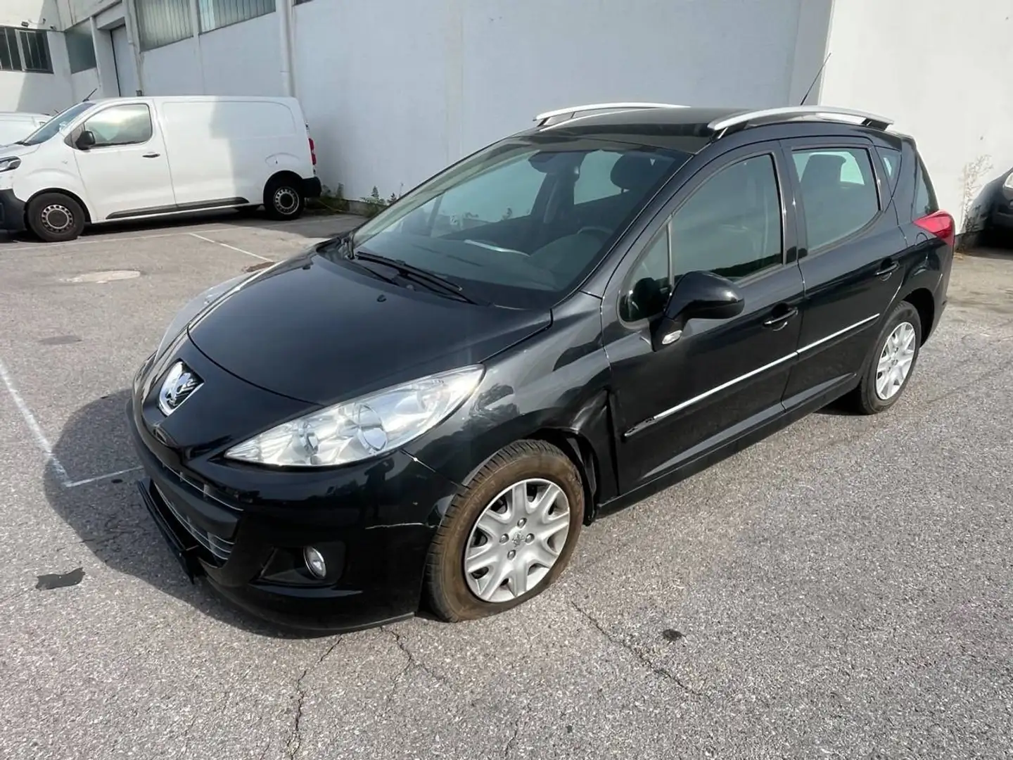 Peugeot 207 207Sw 1,4 Benzin 70 KW 95PS Klima Schwarz - 1