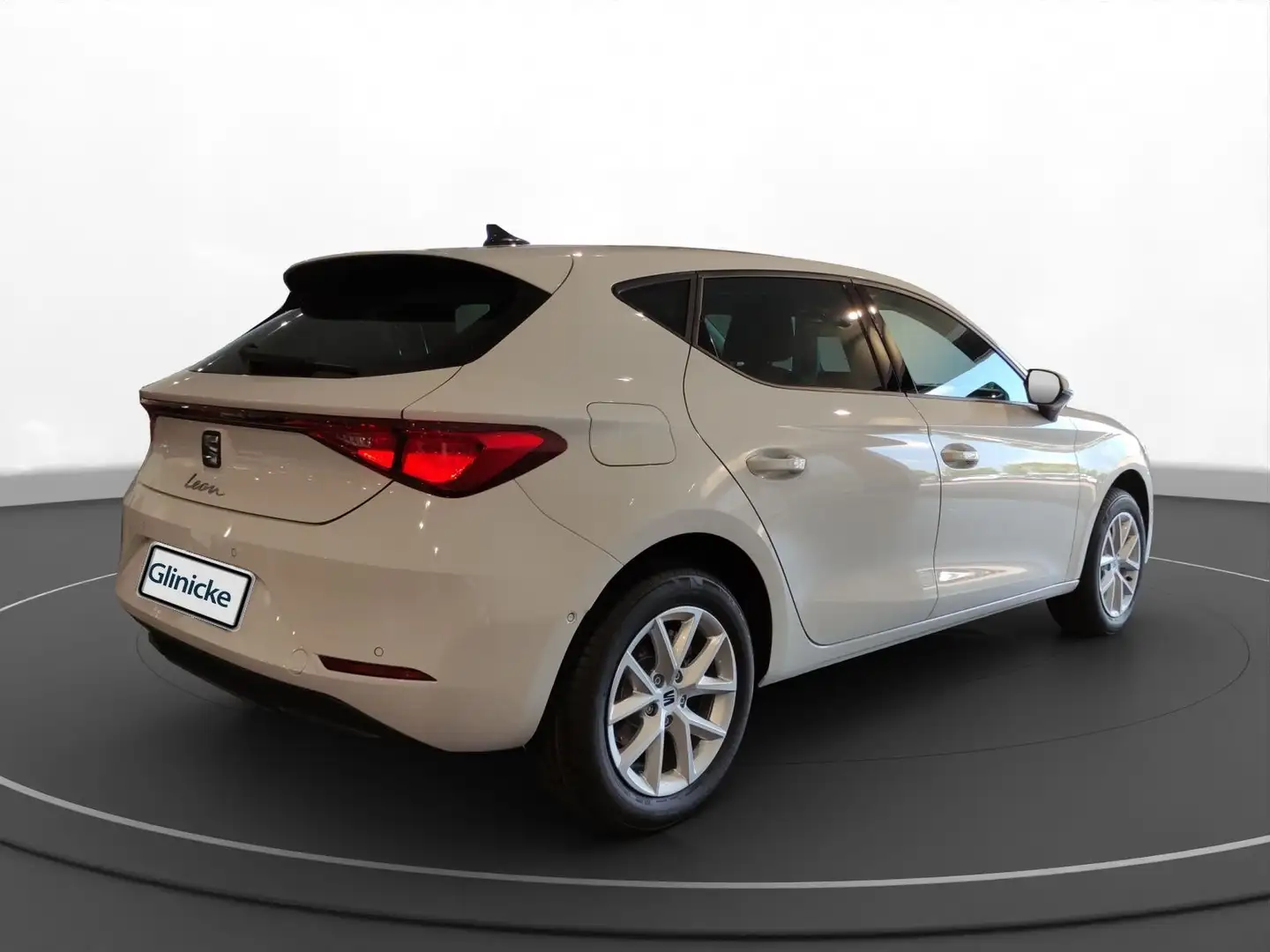 SEAT Leon 1.5 eTSI DSG Road Edition Vision Plus Kessy Wit - 2