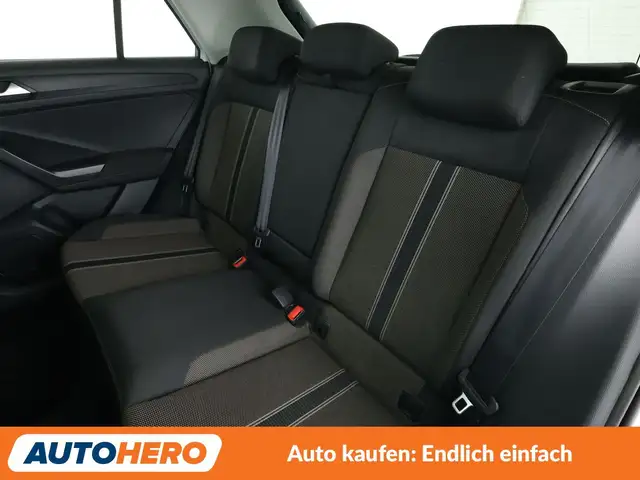 Volkswagen T-Roc view 14