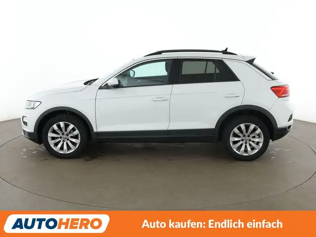 Volkswagen T-Roc view 3