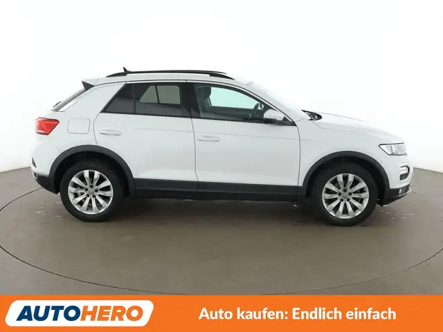 Volkswagen T-Roc view 7