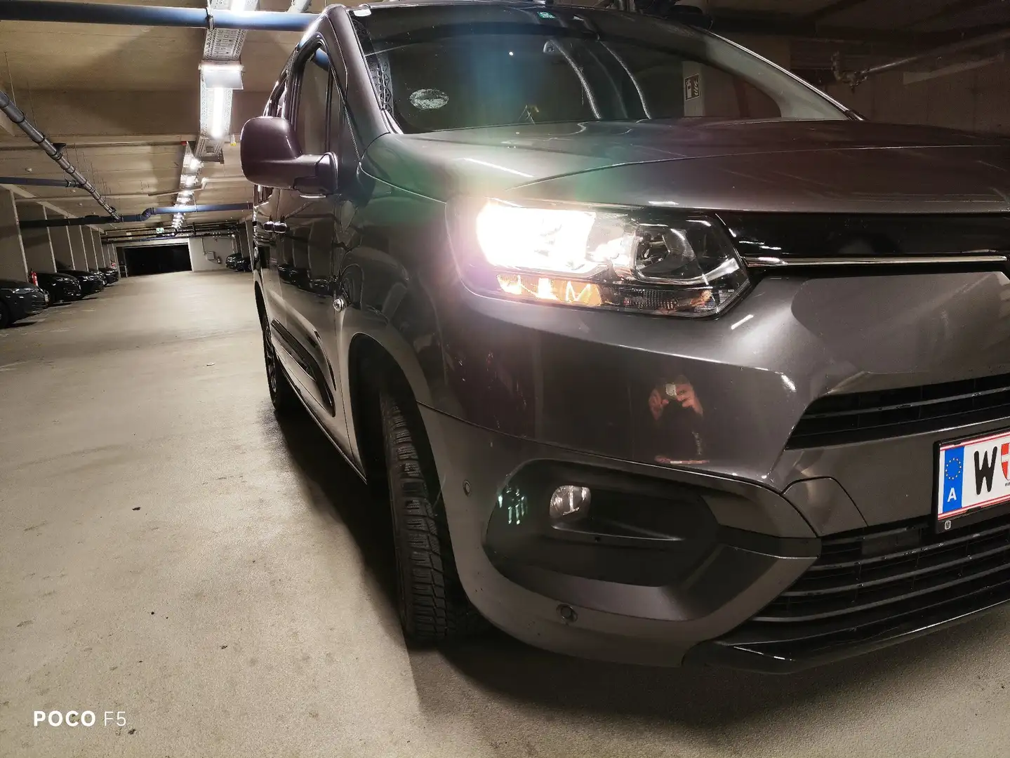 Toyota Proace City Verso 1.5 D-4D L1 Combi Grau - 2