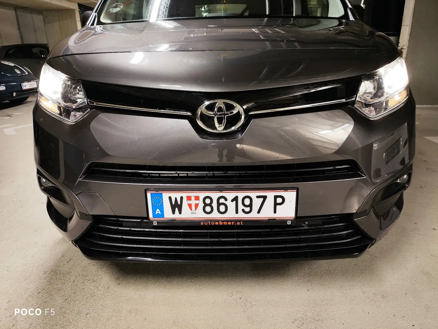 Toyota Proace City Verso 1.5 D-4D L1 Combi Grau - 1