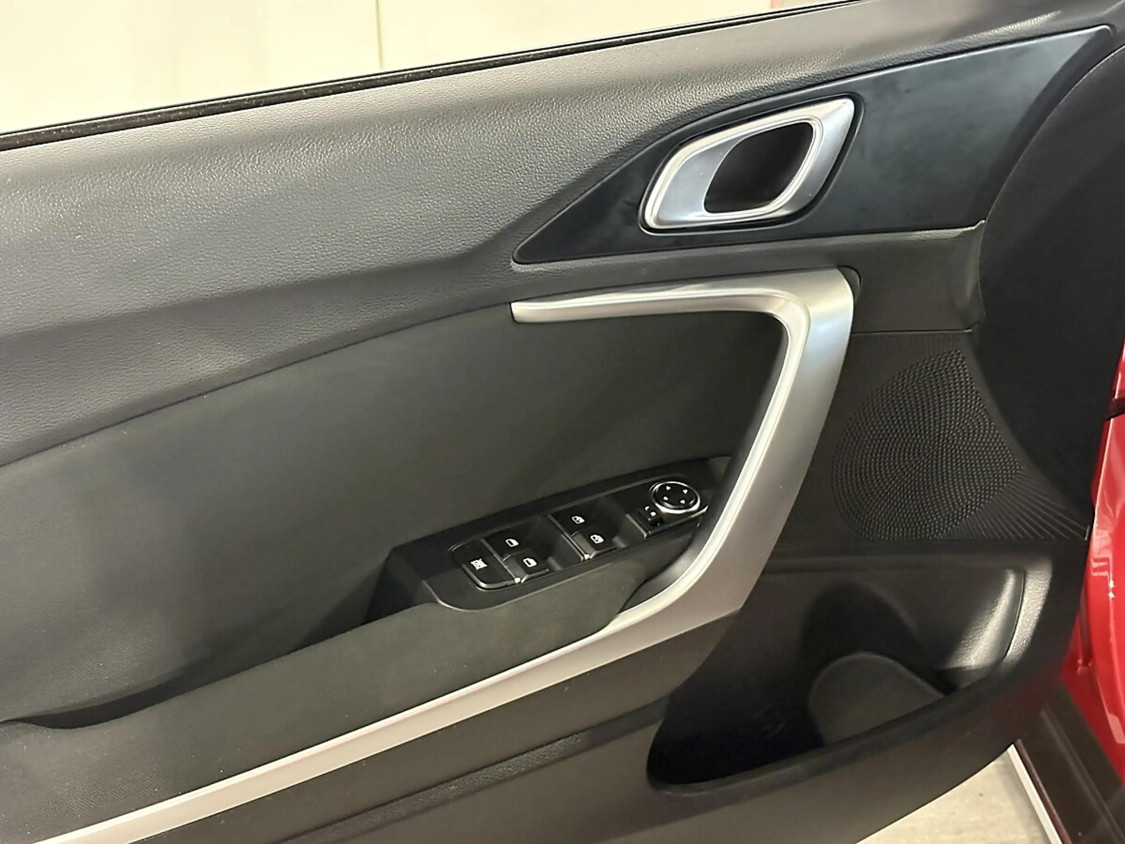 Kia XCeed Xceed 1,0 TGDI GPF Silber — photo 11