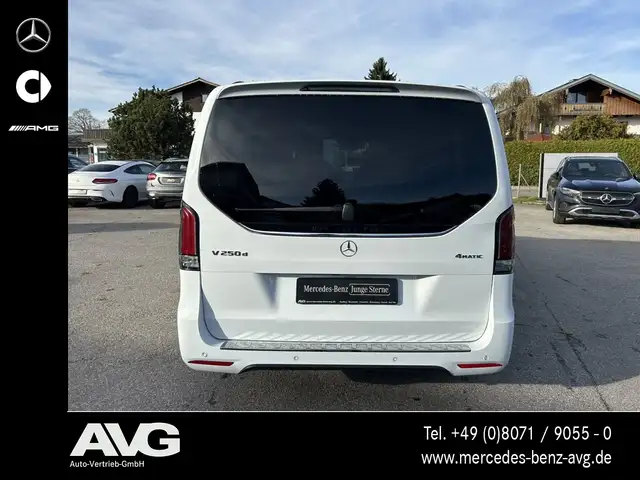 Mercedes-Benz V-Class view 6
