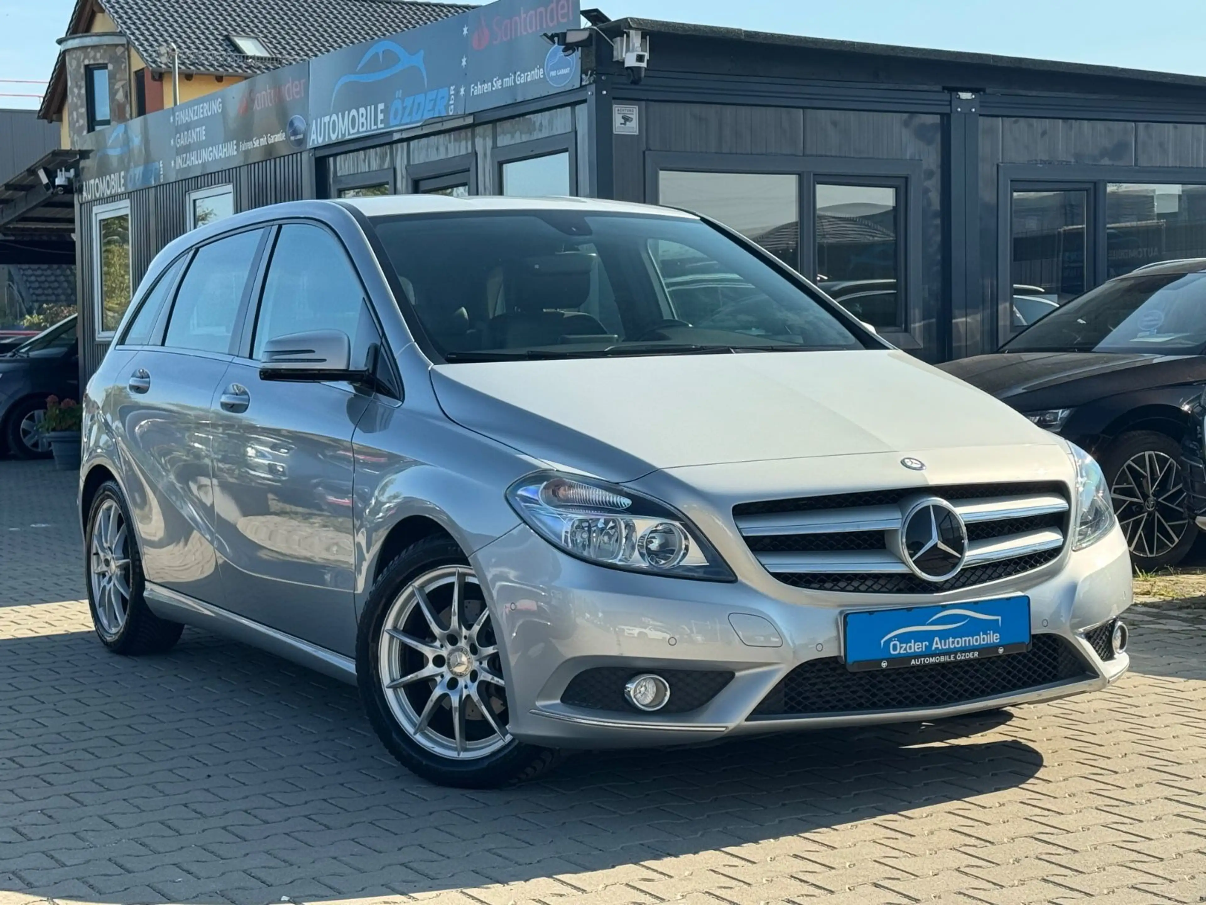 Mercedes-Benz B 200 BlueEfficiency+Finanzierung+Garantie+