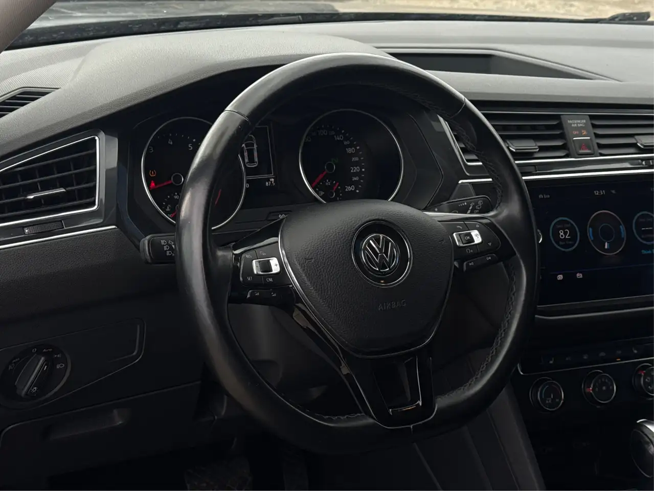 Volkswagen Tiguan снимка Volkswagen Tiguan