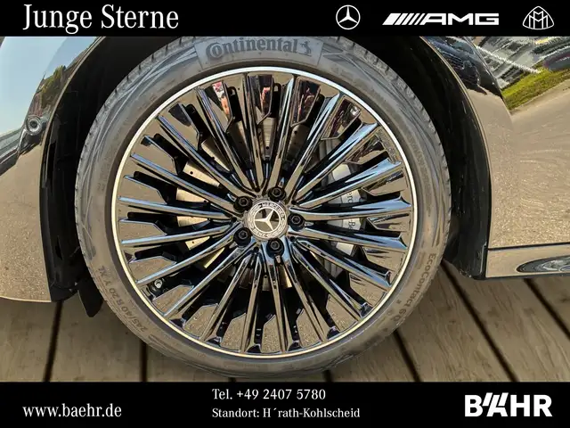 Mercedes-Benz 220 view 6