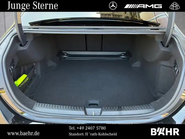 Mercedes-Benz 220 view 10