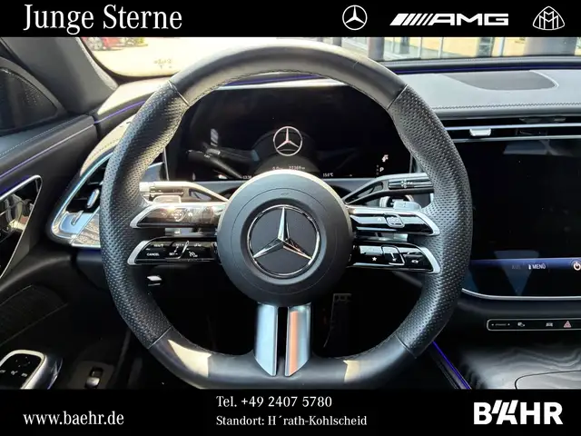Mercedes-Benz 220 view 13