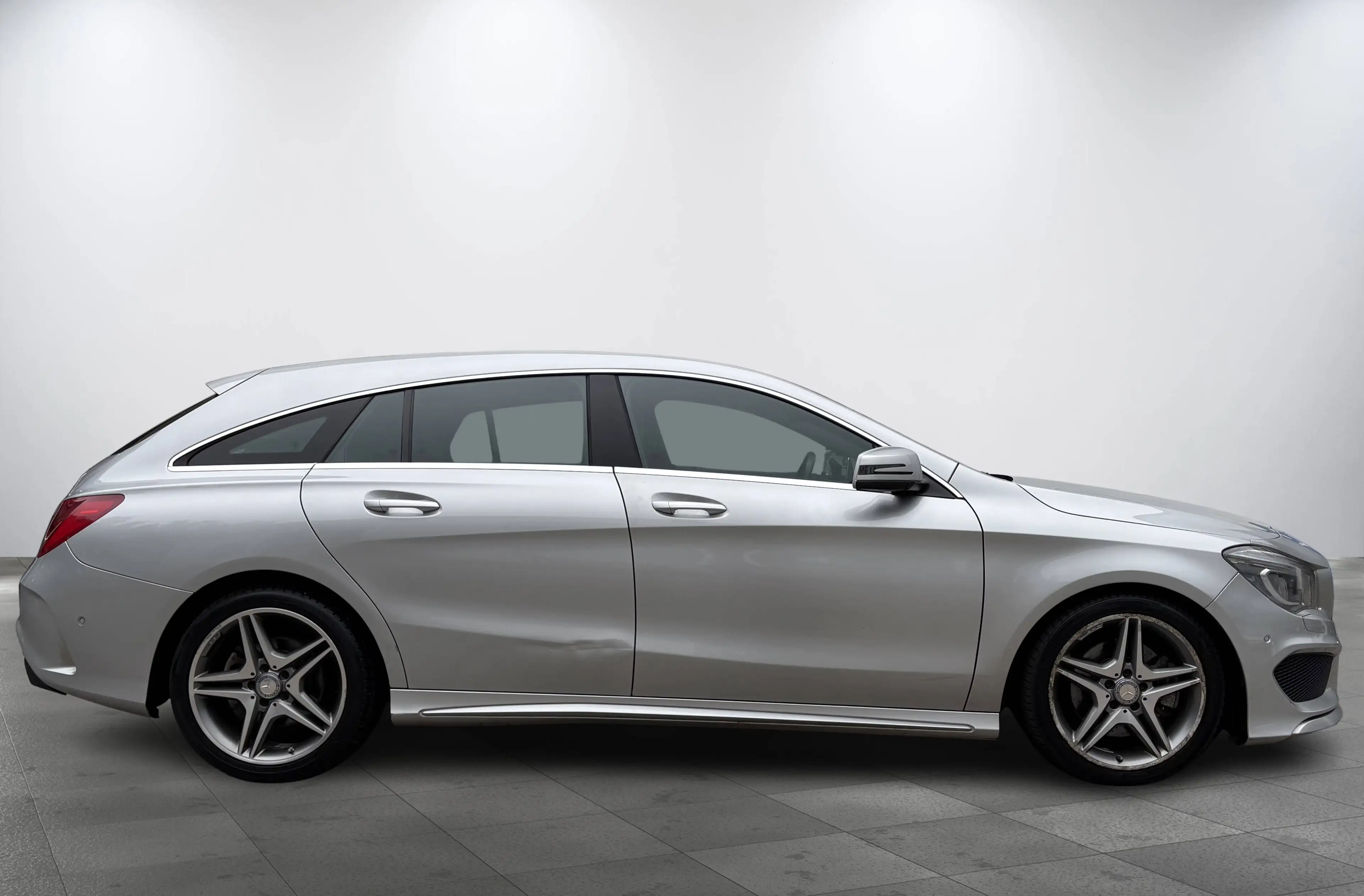Mercedes-Benz CLA 220 CDI AMG 18"Alu Pano Kamera Navi Totwinkel Tempomat Navi — photo 4