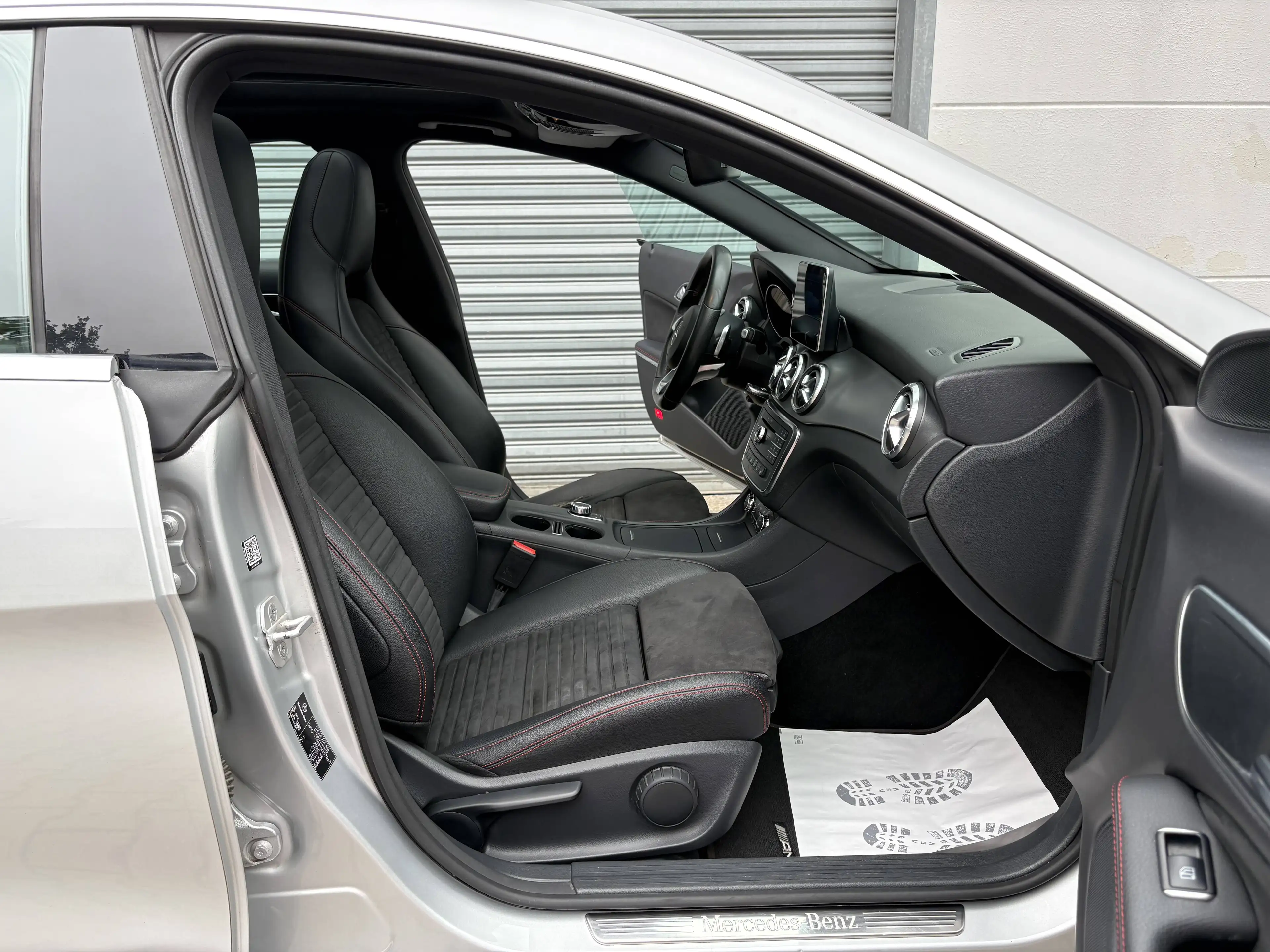 Mercedes-Benz CLA 220 CDI AMG 18"Alu Pano Kamera Navi Totwinkel Tempomat Navi — photo 8