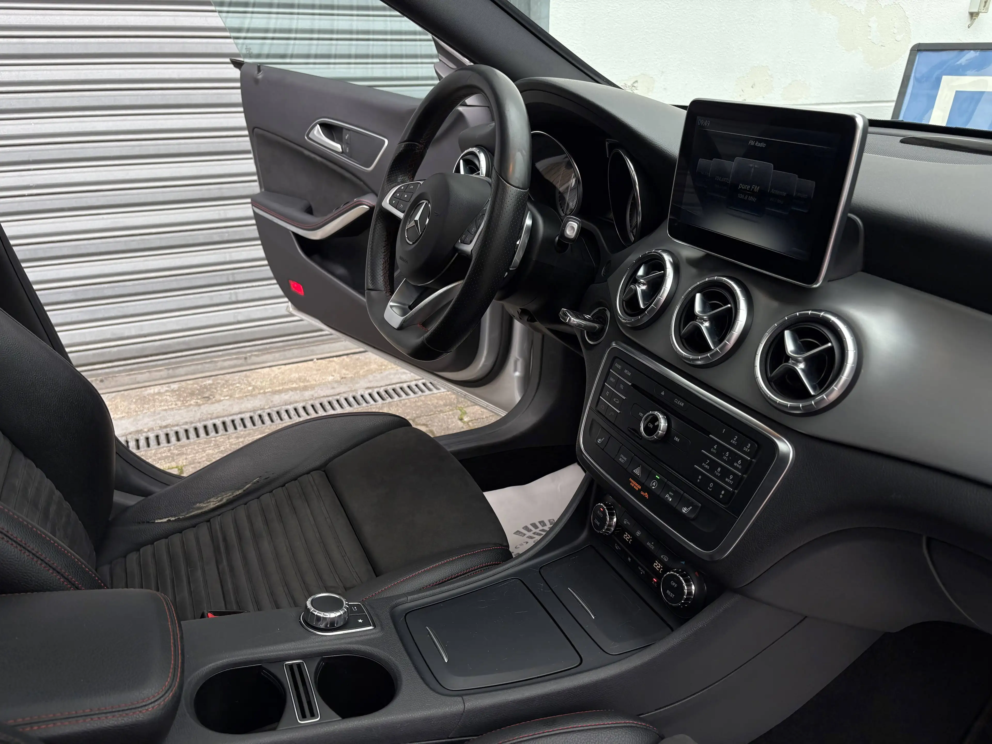Mercedes-Benz CLA 220 CDI AMG 18"Alu Pano Kamera Navi Totwinkel Tempomat Navi — photo 10