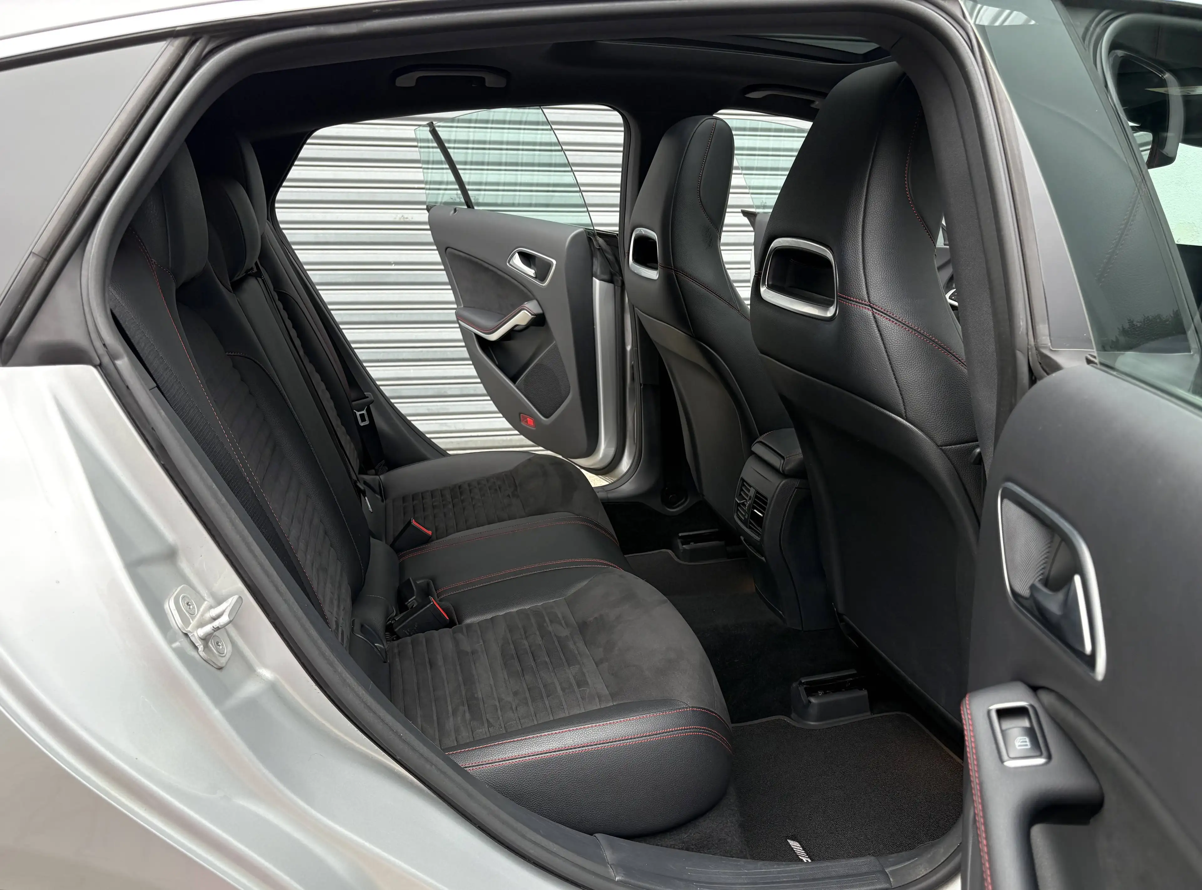 Mercedes-Benz CLA 220 CDI AMG 18"Alu Pano Kamera Navi Totwinkel Tempomat Navi — photo 12