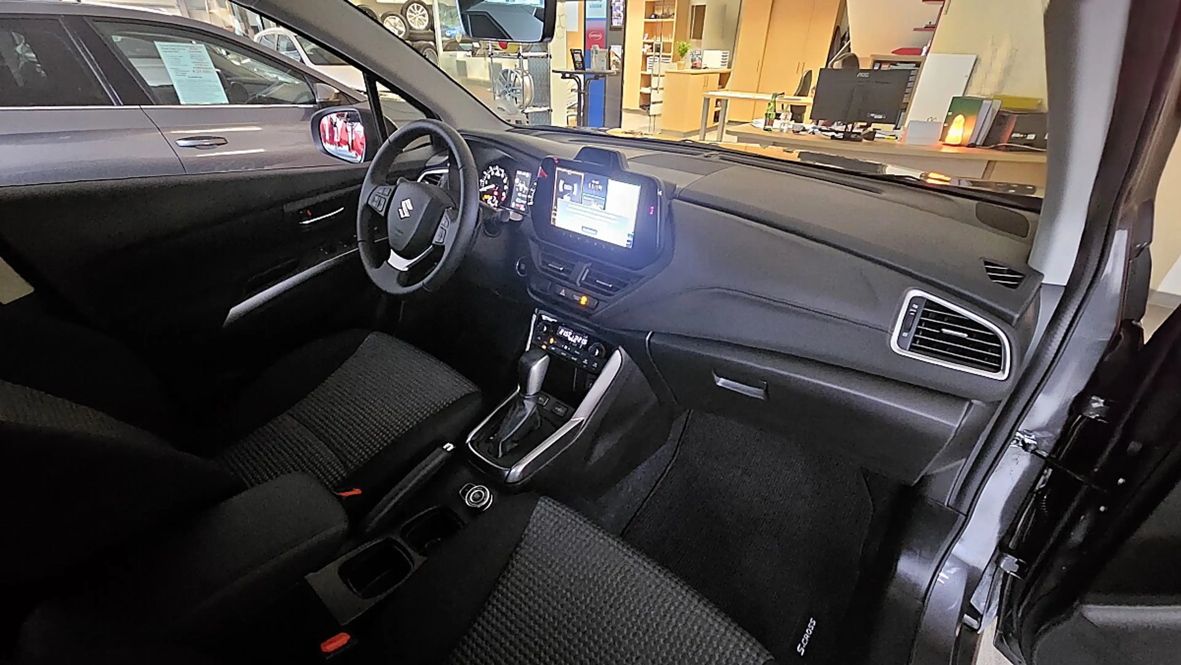 Suzuki S-Cross 1,4 Hybrid ALLGRIP shine Aut. — photo 11