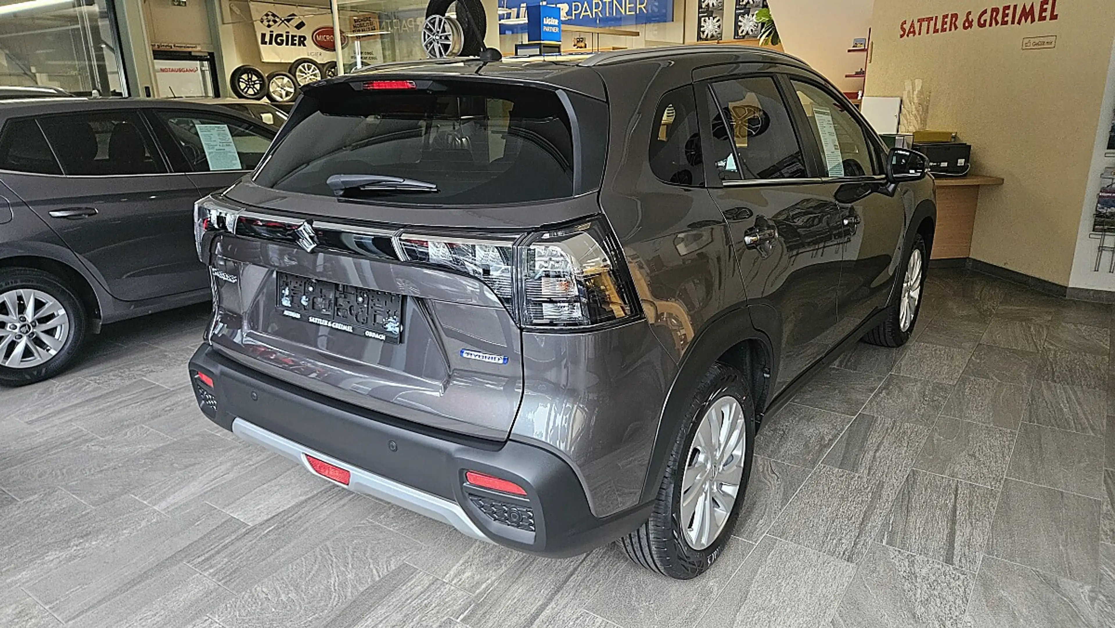 Suzuki S-Cross 1,4 Hybrid ALLGRIP shine Aut. — photo 3