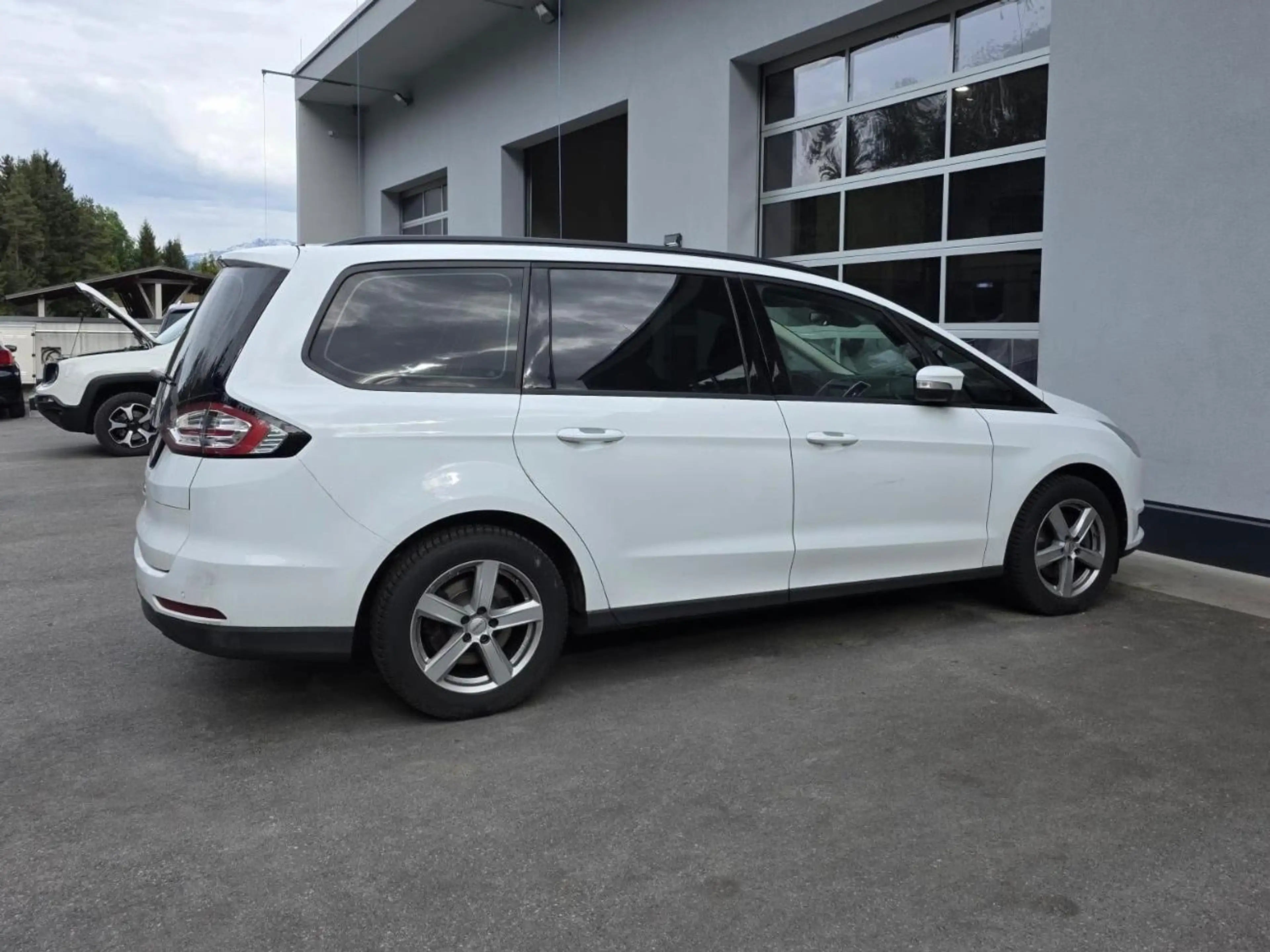 Ford Galaxy 2.0 EcoBlue Business Automatik - MOTORSCHADEN — photo 6