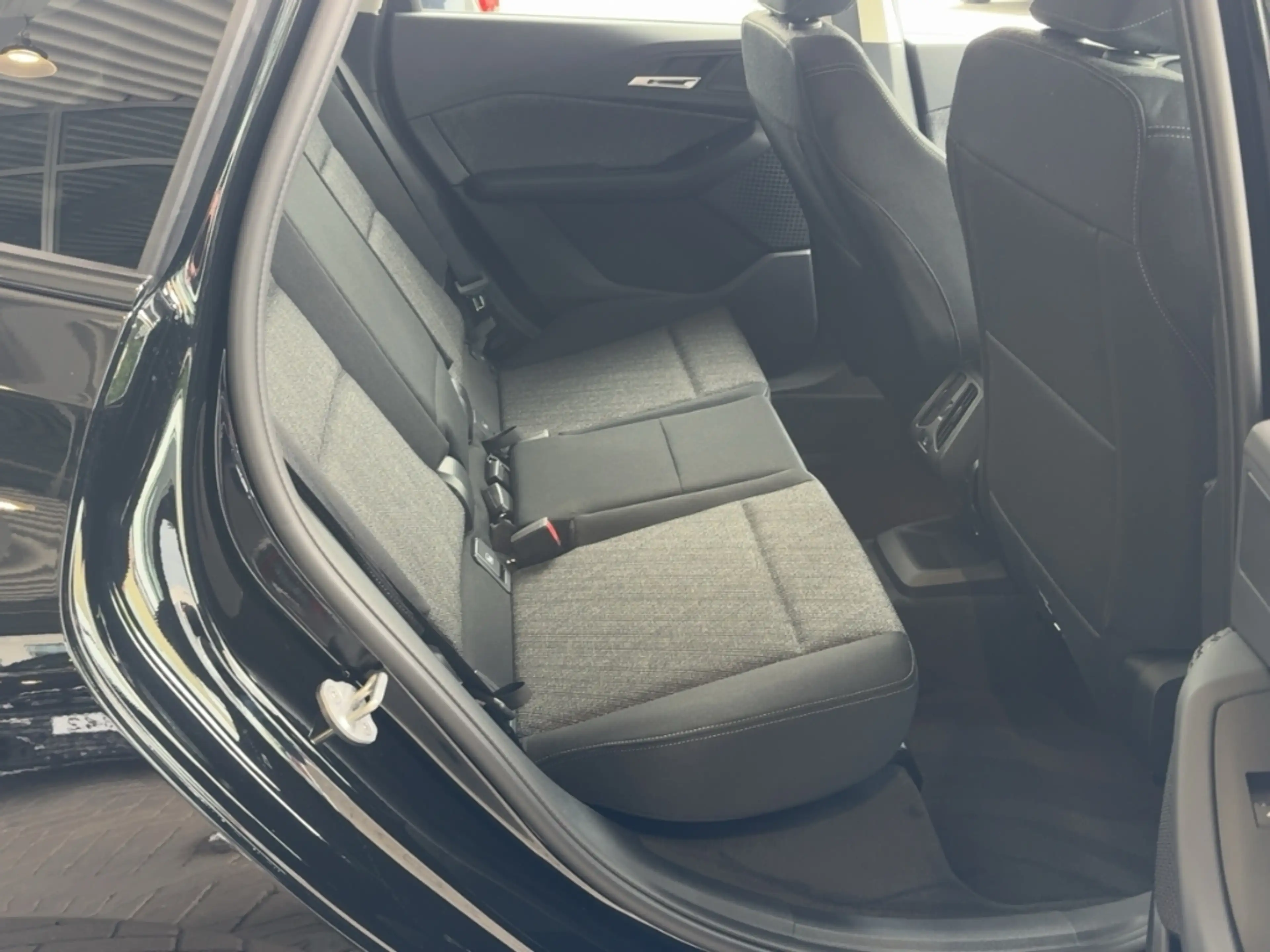 BMW 218 i Navi Digitales Cockpit Soundsystem LED El. Heckk — photo 7