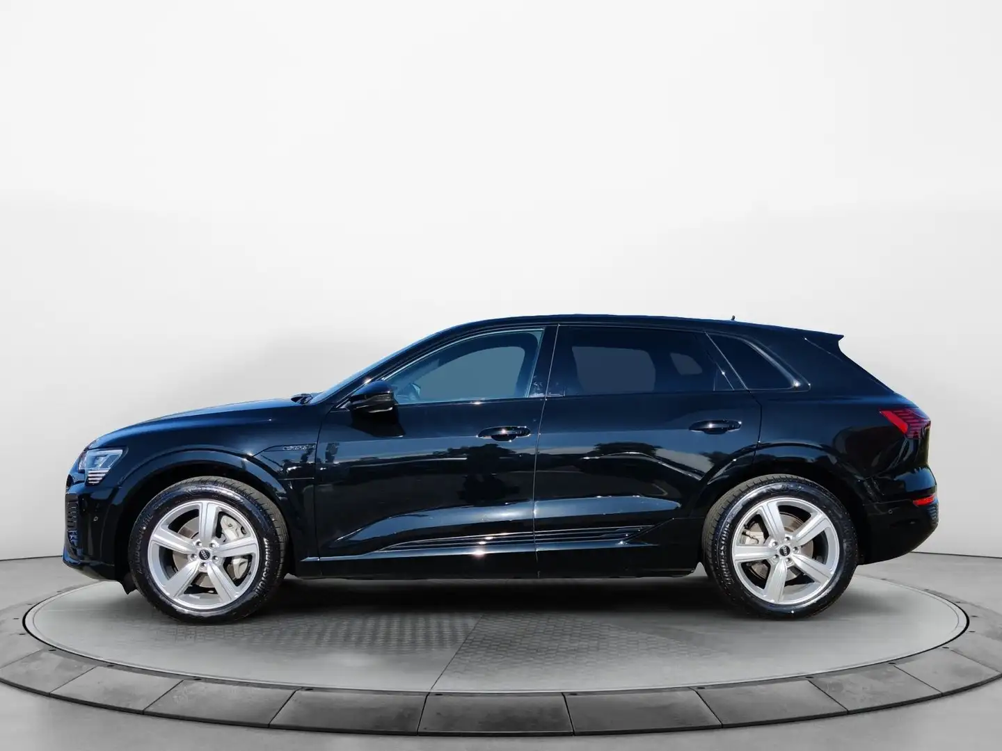 Audi Q8 e-tron 50 quattro S-Tronic S-Line 2x, Matrix, Noir - 2
